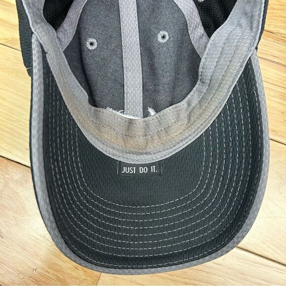 Nike Baseball Cap Hat Hook & Loop Adjustable Black - Picture 9 of 10